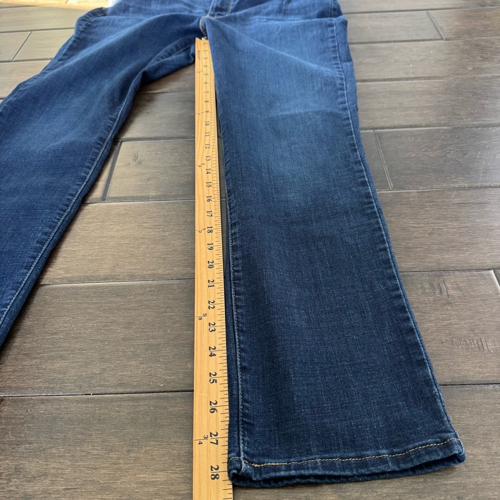 ❤️3/$30 Levi's Classic Straight Fit Women's Jeans – Dark Wash – Size 12 - Picture 12 of 12